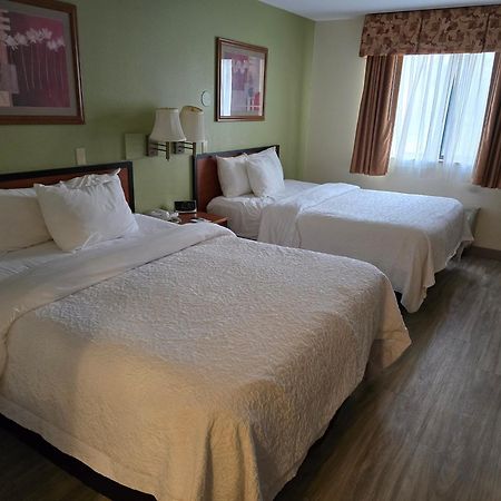 Quality Inn Durand Bagian luar foto