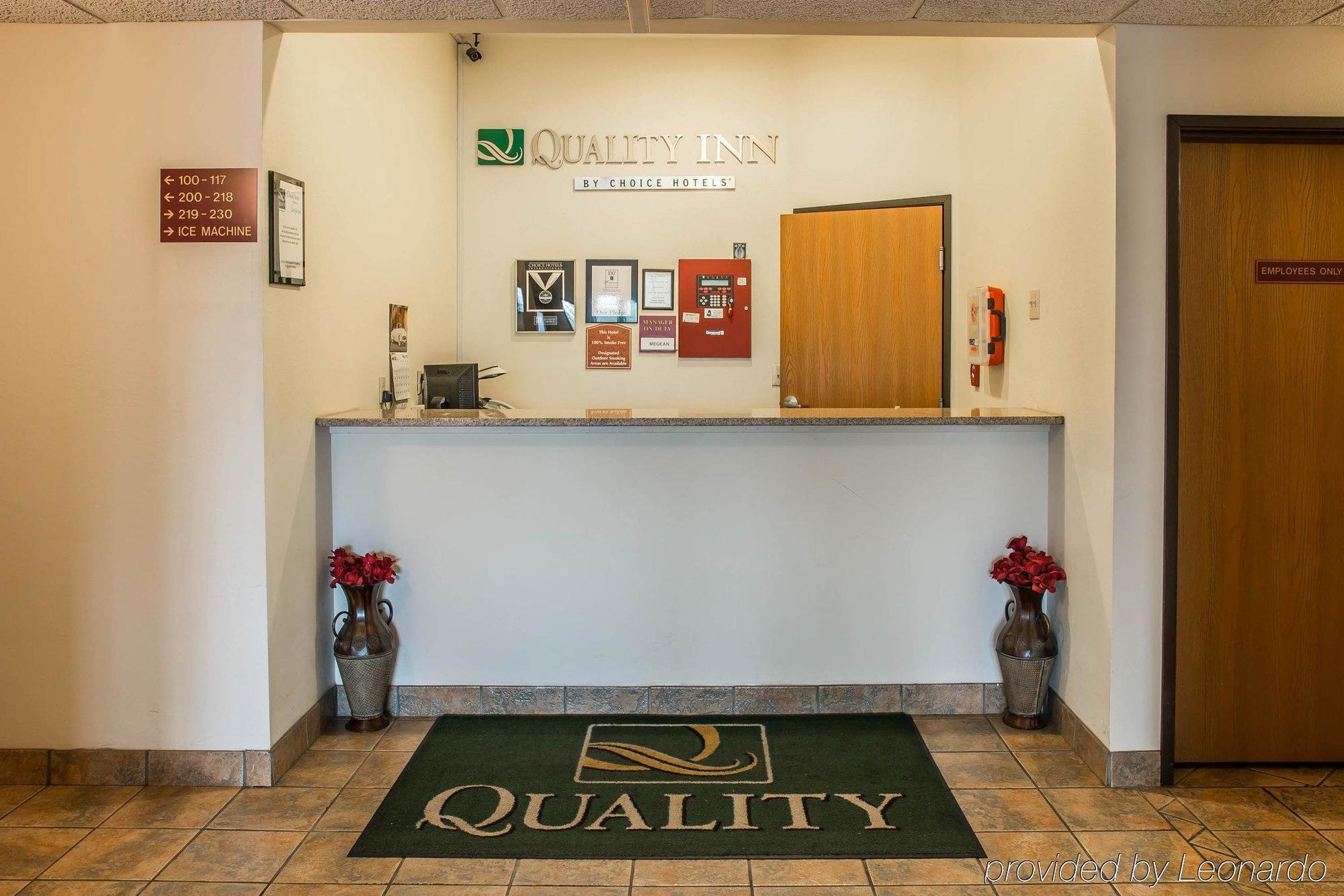 Quality Inn Durand Bagian luar foto